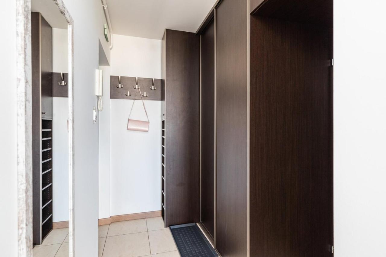 Superapart Saska 48A, Sleek 6Th-Floor Studio With Balcony & Elevator Access Varsóvia Exterior foto