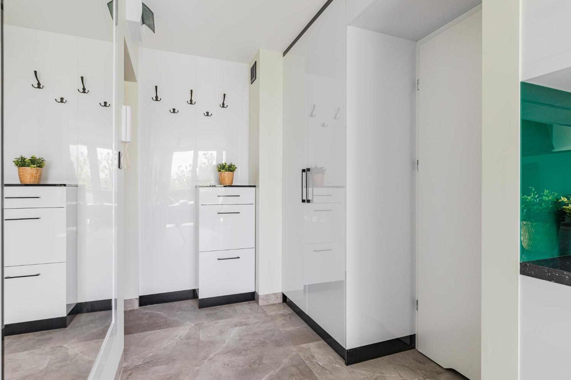 Superapart Saska 48A, Sleek 6Th-Floor Studio With Balcony & Elevator Access Varsóvia Exterior foto